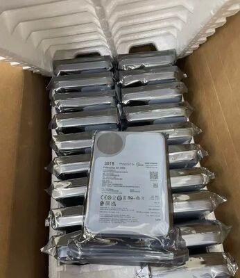 Discos rígidos Seagate Exos Enterprise EXOS 28TB Número de modelo: ST30000NM011F